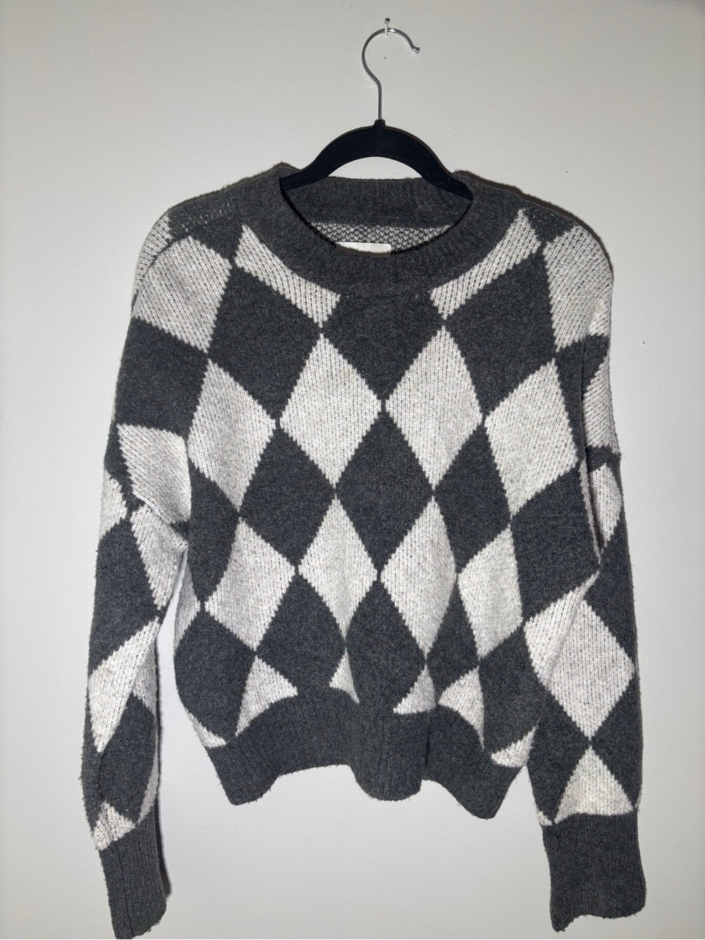 Abercrombie & Fitch Gray and White Argyle Crewneck Sweater